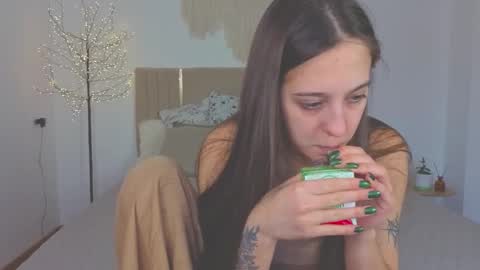 Snapshot of littlee_cherry18 chatting on December 2025 08:12:02 AM Lana online show from December 2025 08:12:02 AM