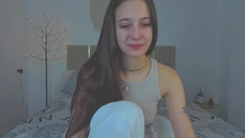 Snapshot of littlee_cherry18 chatting on December 2025 07:50:01 AM Lana online show from December 2025 07:50:01 AM