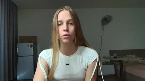 Little Molly online show from September 2025 10:15:01 AM