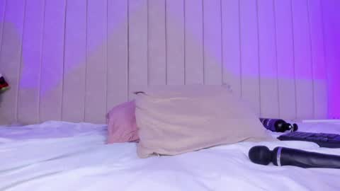 im olivia IG littleolivia01 online show from December 2024 05:57:02 PM