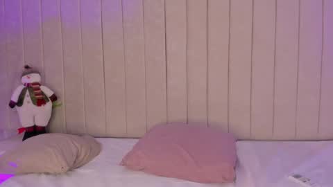 im olivia IG littleolivia01 online show from December 2024 07:51:01 PM
