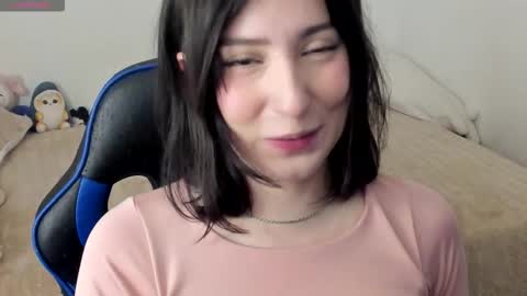 Snapshot of livemakio chatting on October 2025 05:22:02 AM Liz online show from October 2025 05:22:02 AM