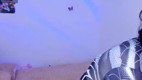 Snapshot of livemakio chatting on November 2025 05:09:01 AM Liz online show from November 2025 05:09:01 AM