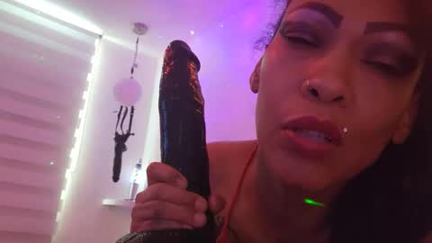 Snapshot of lizescobarxxx chatting on November 2025 06:30:01 PM Mistress Liz Escobarxxx online show from November 2025 06:30:01 PM