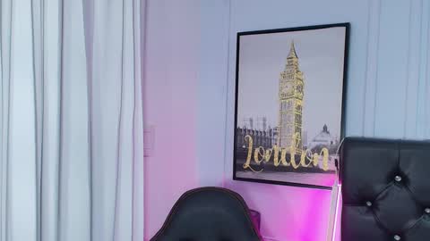 Snapshot of lizz_tender chatting on December 2024 11:39:01 AM Lizz online show from December 2024 11:39:01 AM