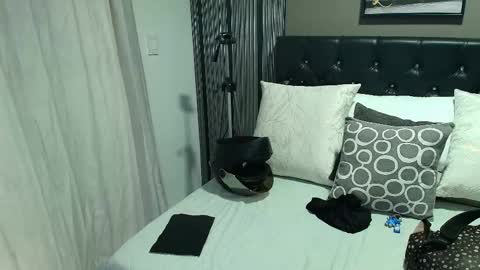 Snapshot of lizz_tender chatting on September 2025 11:43:02 AM Lizz online show from September 2025 11:43:02 AM