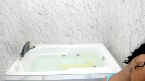 Snapshot of lizzakennedy chatting on November 2025 01:33:01 PM Lizza online show from November 2025 01:33:01 PM