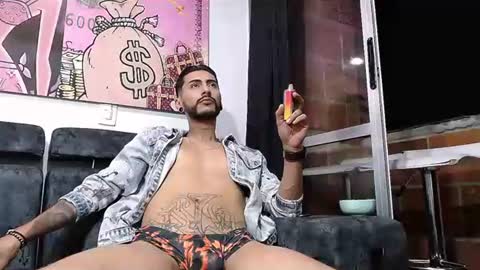 lobocruzlatino online show from February 2025 08:24:01 AM