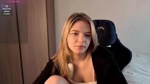 Snapshot of logandrive chatting on October 2025 10:04:01 AM Logan and Katana online show from October 2025 10:04:01 AM