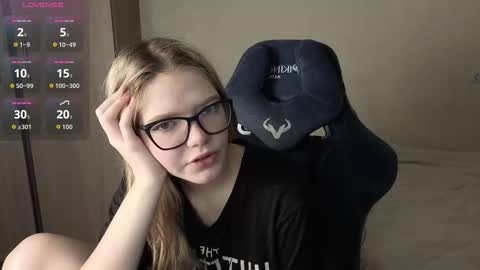 Snapshot of logandrive chatting on November 2025 01:47:02 PM Logan and Katana online show from November 2025 01:47:02 PM