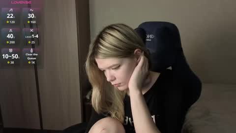 Snapshot of logandrive chatting on December 2025 01:05:02 PM Logan and Katana online show from December 2025 01:05:02 PM