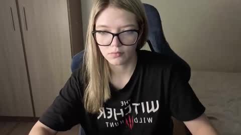 Snapshot of logandrive chatting on December 2025 04:03:02 PM Logan and Katana online show from December 2025 04:03:02 PM