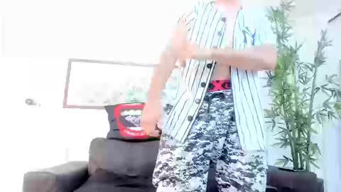 logansmithh01 online show from September 2025 01:45:01 PM