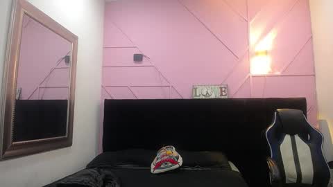 Lola Vecassalt online show from September 2025 12:40:01 PM