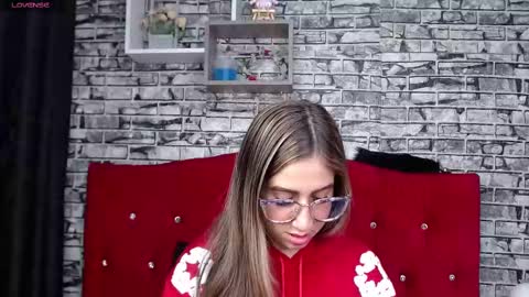 lolalove vip online show from September 2025 11:33:02 AM
