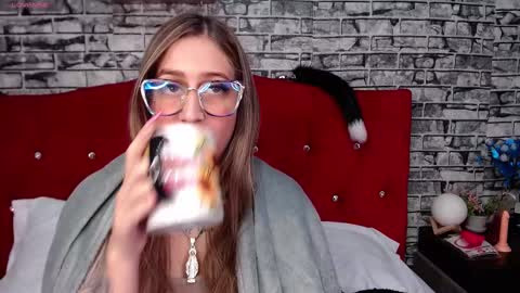 lolalove vip online show from September 2025 01:01:01 PM