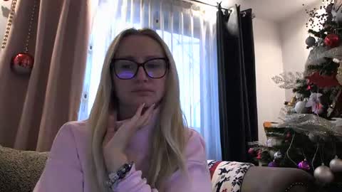 Snapshot of lolly_kaia chatting on December 2025 07:12:01 AM Lolly online show from December 2025 07:12:01 AM