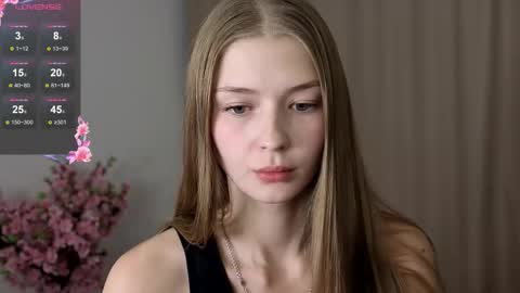 Snapshot of long_000 chatting on November 2025 08:43:01 PM Cindy online show from November 2025 08:43:01 PM