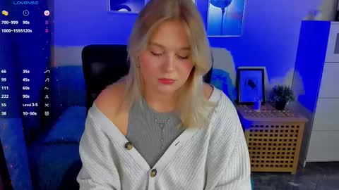 Snapshot of louisemous chatting on October 2025 08:48:02 PM Loise online show from October 2025 08:48:02 PM