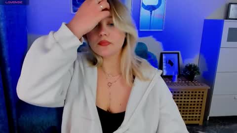 Snapshot of louisemous chatting on October 2025 09:16:02 PM Loise online show from October 2025 09:16:02 PM