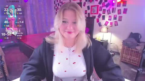 Snapshot of louisemous chatting on November 2025 10:04:01 PM Loise online show from November 2025 10:04:01 PM