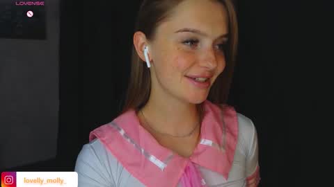 Snapshot of lovelly_molly chatting on November 2025 04:16:01 PM Molly online show from November 2025 04:16:01 PM