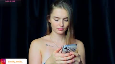 Snapshot of lovelly_molly chatting on November 2025 04:43:02 PM Molly online show from November 2025 04:43:02 PM