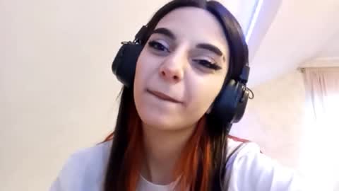 luannmaixner online show from December 2025 03:34:01 AM