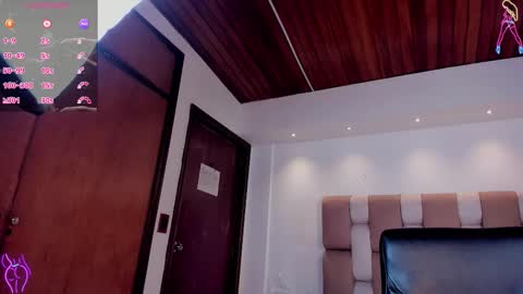 luciana jons online show from November 2025 08:30:01 PM