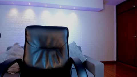 luciana jons online show from December 2025 08:14:01 PM