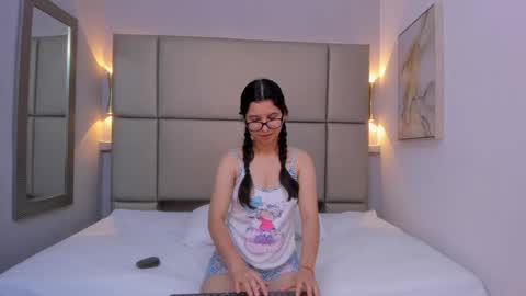 Luci  online show from February 2025 02:59:02 PM