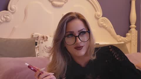 Snapshot of lucylexton chatting on January 2025 08:25:02 AM Lucy Lexton online show from January 2025 08:25:02 AM