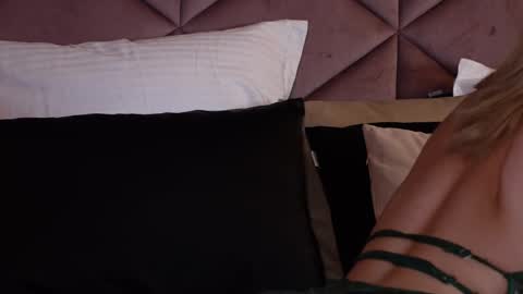 Snapshot of lucylexton chatting on March 2025 02:18:02 PM Lucy Lexton online show from March 2025 02:18:02 PM