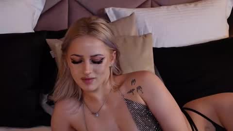Snapshot of lucylexton chatting on March 2025 01:37:01 PM Lucy Lexton online show from March 2025 01:37:01 PM