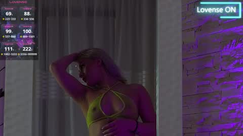 Snapshot of lucylexton chatting on September 2025 04:24:02 AM Lucy Lexton online show from September 2025 04:24:02 AM