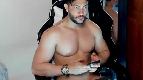 luis_baptista online show from December 2024 04:01:02 AM