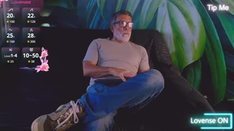 Luke Crews online show from December 2025 08:27:02 PM