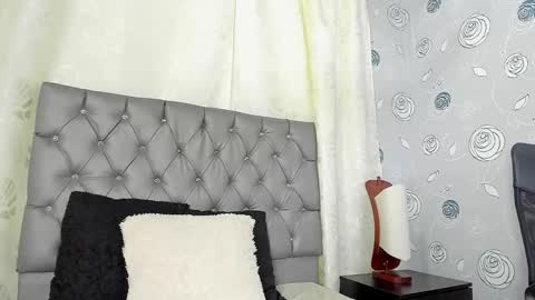 Snapshot of luna_evaa chatting on January 2025 02:30:01 PM Luna Eva online show from January 2025 02:30:01 PM
