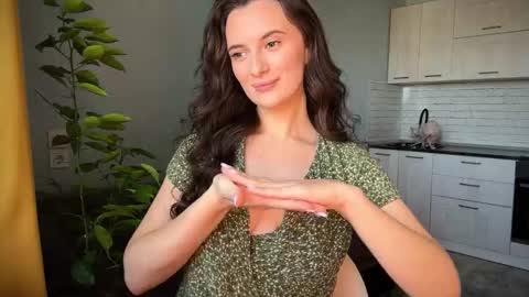 luna_raee online show from September 2025 07:55:02 AM
