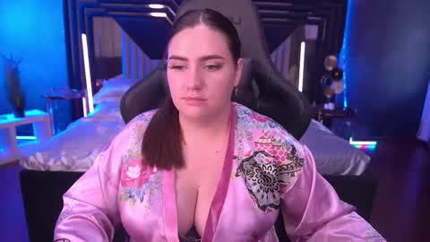 Luna online show from September 2025 02:38:02 PM