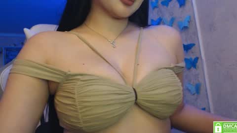 Luna  online show from March 2025 11:37:01 PM