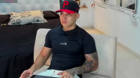 Lunay online show from November 2025 12:09:01 AM