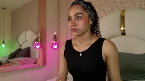 luucy_jonnes online show from September 2025 03:19:01 AM