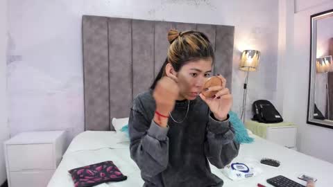 Lyxi online show from February 2025 11:36:01 AM