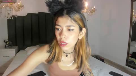 Lyxi online show from February 2025 11:41:02 AM