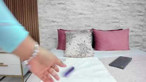 madisonhunterr_ online show from February 2025 11:13:02 PM