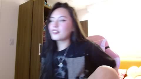 Snapshot of madissonn__ chatting on November 2025 05:06:02 AM MADY online show from November 2025 05:06:02 AM