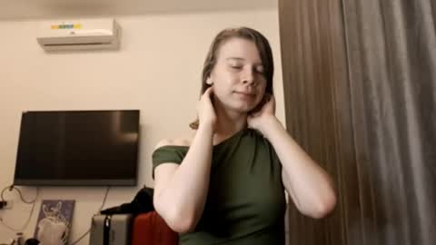 Snapshot of magaretunion chatting on November 2025 05:45:02 PM Margaret online show from November 2025 05:45:02 PM