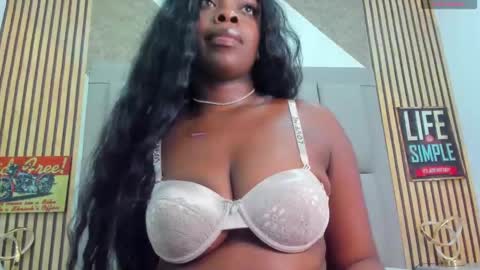 maiacharris online show from February 2025 09:49:01 PM