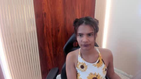 maidy19 online show from September 2025 09:03:02 PM